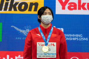 两破百米蛙泳亚洲纪录，17岁小将唐钱婷惊艳全场