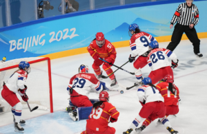 中国女子冰球队首秀1比3不敌捷克队