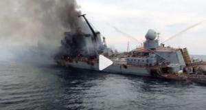 俄黑海舰队旗舰起火爆炸画面曝光：船体浓烟滚滚