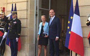 伊丽莎白·博尔内正式就任法国总理