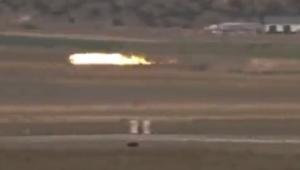美国一飞机坠毁瞬间烧成巨大火球 警方封闭坠机区域