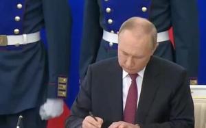 普京与顿涅茨克等四地领导人完成入俄条约的签署