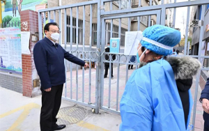 群众反映小区门被锁 宁夏自治区书记暗访现场督办