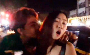 印度男子街头强吻韩国女主播后被捕 涉嫌骚扰侮辱