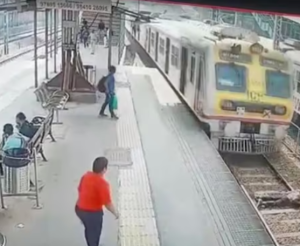 印度机车检查员卧轨自杀身亡乘客站台目睹全程