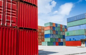 全球集装箱航运市场仍低迷 企业需求减少仓库库存