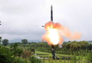 朝鲜成功试射“火星炮-18”型洲际弹道导弹