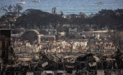 美国毛伊岛大火已致99人死亡 约1300人失踪