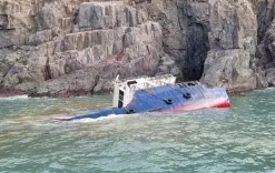 一艘疑似中国籍货轮在韩国西南部海上沉没