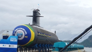 巴西总统与法国总统共同出席新潜艇下水仪式
