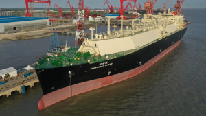 我国最大规模液化天然气运输船首制船成功交付