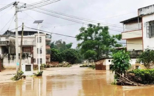 广东梅州暴雨已致5人死亡15人失联 13人受困