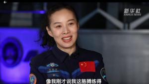 中国空间站首位女航天员王亚平：出差半年，上太空为女儿摘星星