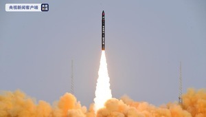Çin’in “CERES-1 Y2” adlı ticari taşıyıcı roketi 5 uydu fırlattı