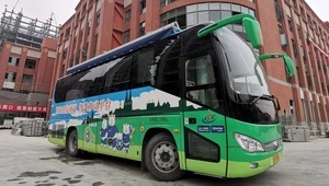 Çin salgınla mücadeleyi aşı otobüsleriyle güçlendirdi