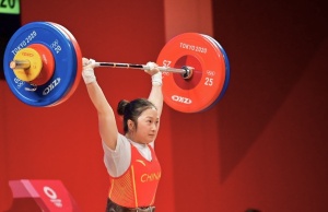 廖秋云夺得举重女子55公斤级银牌