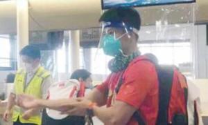 回到祖国怀抱啦！最后一批中国奥运健儿抵京