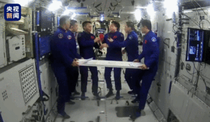 215天！汤洪波成为中国在轨飞行时间最长航天员