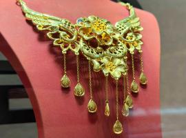 国际金价创新高后急跌，国内品牌金饰单日克重价大跌超50元 消费者信任度受考验