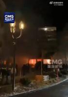 瑞士酒吧爆炸引发火灾致数十人死亡 事故原因待查