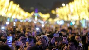 牛弹琴：2026第一天世界最关注三件事 动荡与方向