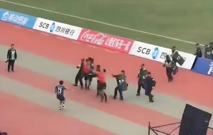 记者曝日火瓦体随津门虎试训照 禁赛阴影下的试训引发争议