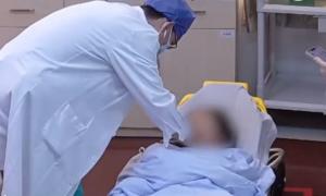 卷子还没改完 120拉走29岁数学老师 揪心！