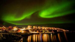 格陵兰执政党执委：我们不是待售商品 特朗普言论引发社会不安