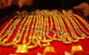 金价30小时暴跌670美元 后市怎么走 市场信心动摇引发波动