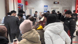 北京一顾客一次购买2000克黄金 购金热潮再现京城