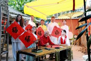 中国年味“硬控”全球 春节文化魅力彰显