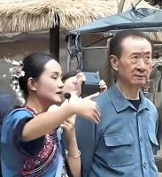 王思聪现身新加坡玩“高空溜溜球” 富二代春节新玩法