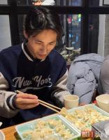 男子25年后跨半个地球回国认亲 寻根之旅圆满实现