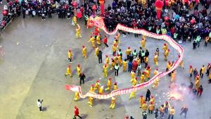 湖南人的元宵节含“龙”量有点高 火龙灯会热闹非凡