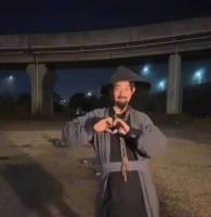 41岁打铁花网红一氧化碳中毒去世 生活刚好转却不幸离世