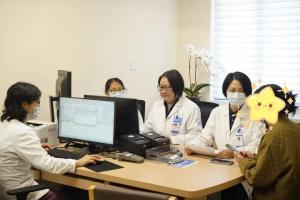 外婆妈妈相继确诊 女子执意切除双乳 恐惧下的决绝选择