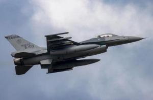 台媒：台空军称已寻获台F-16V坠海战机“黑匣子”并完成打捞 将送往美国鉴定原因