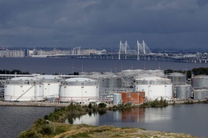 美国暂时“松绑”，亚洲买家瞄向俄罗斯石油