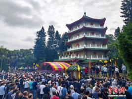 台湾叶五美公祖塔前千人祭祖 客家三献礼追念祖先