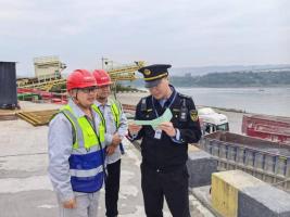 假期重庆高速日均车流量超200万辆次 疏堵保畅举措显成效