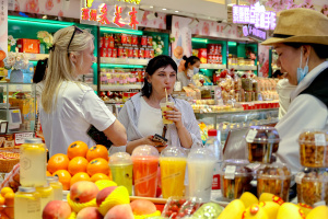 内外需求强劲，中国经济亮眼