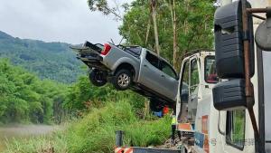 实探广西皮卡车坠河事故事发漫水桥 10人遇难背后的隐忧