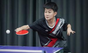 洛阳14岁男孩练乒乓球10年 梦想成奥运冠军