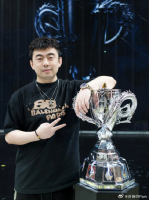 BLG经理辟谣Bin离队 主动申请休整