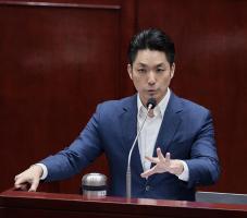 张延廷揭绿营避战真相 贪污政权怕辩论