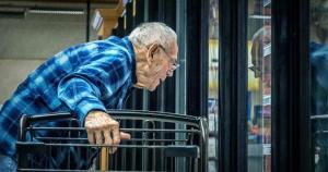 美国1000万老年人陷入贫困 晚年生活危机加剧
