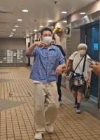 刘德华新片开机仪式现场遛龟 状态惊艳众人
