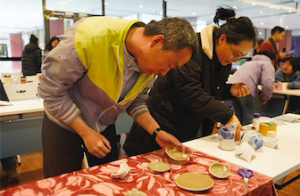 古陶瓷器修复技艺“亮相”西藏博物馆