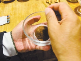 百年古建里“可触摸”的香雾