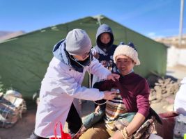 830名“组团式”援藏医疗人才三年培养2128名本地医疗骨干